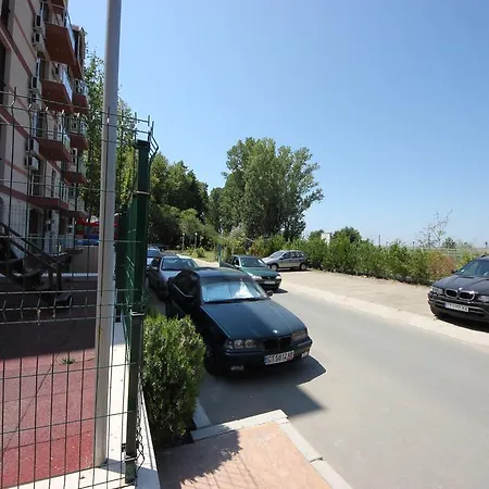 شقة Menada In Tarsis Nova ساني بيتش