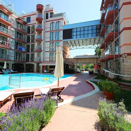 Menada In Tarsis Nova * ساني بيتش