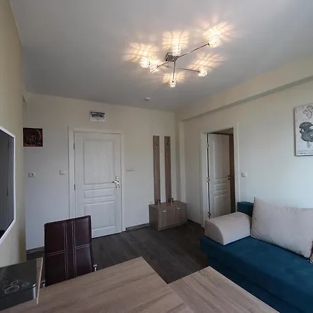 Menada In Tarsis Nova * ساني بيتش